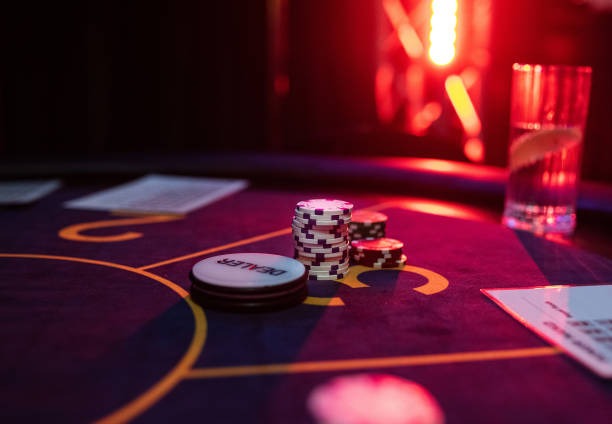 Mobile phone screen showing duniabet303 American Roulette betting interface and live dealer